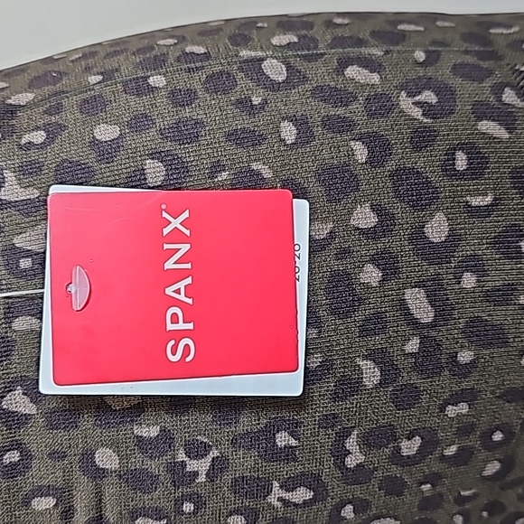 Spanx Seamless Look at me Now Leggings - Picture 5 of 8